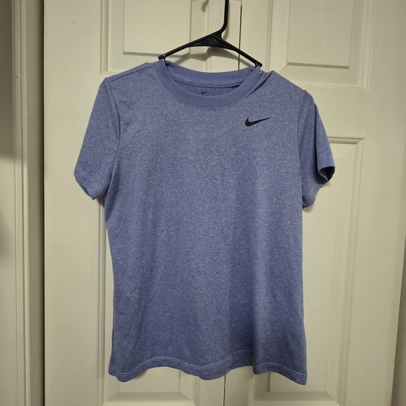 Nike drifit women's shirt size medium - Picture 1 of 6